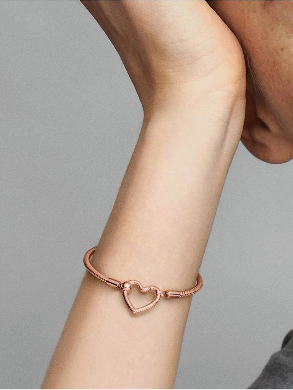 Pandora Moments Rose Gold Plated Heart Closure Snake Chain Bracelet